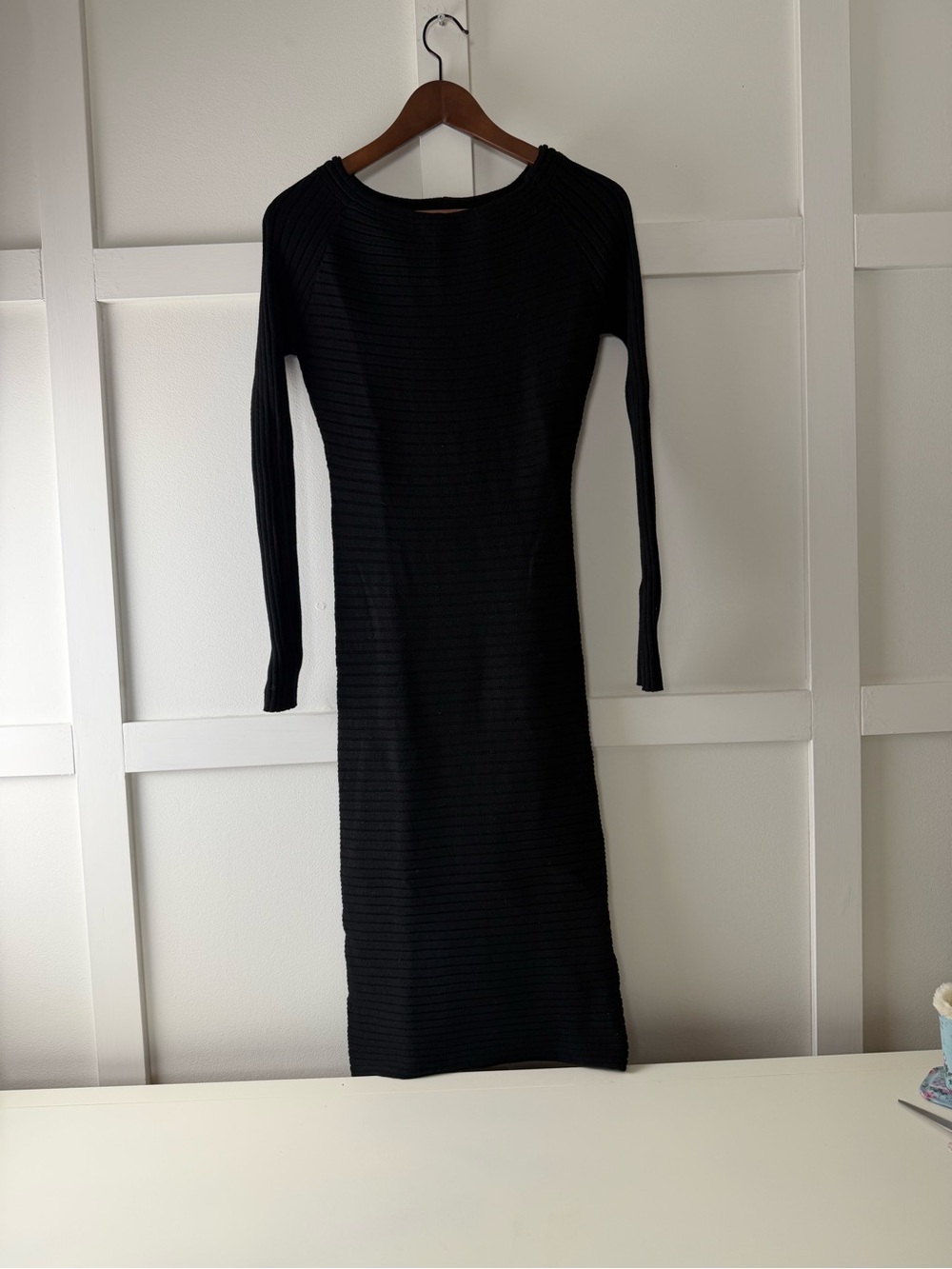 RUDSAK Black Ribbed Long-Sleeve Midi Dress